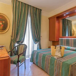 Raeli Luce 4*, Roma Italia